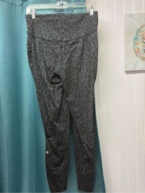 Lululemon leopard print leggings size 10